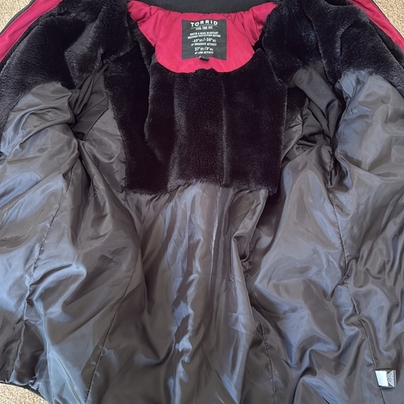 Torrid Feel The Fit Water Resistant Active Black Puffer Jacket Size 2X - Picture 7 of 10